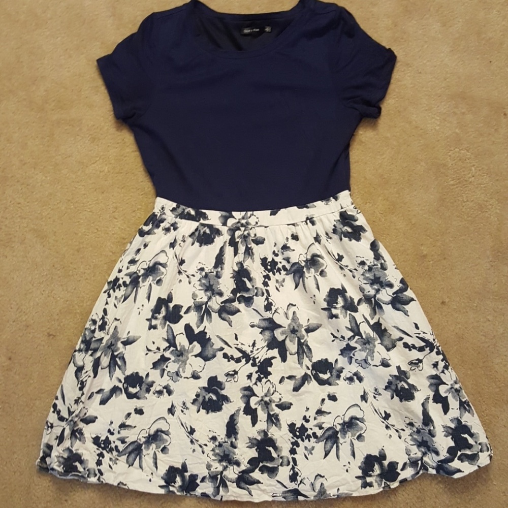 EUC Navy blue and white floral dress